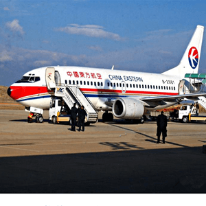 烟台机场货运航空快运业稳步发展的原因是什么？